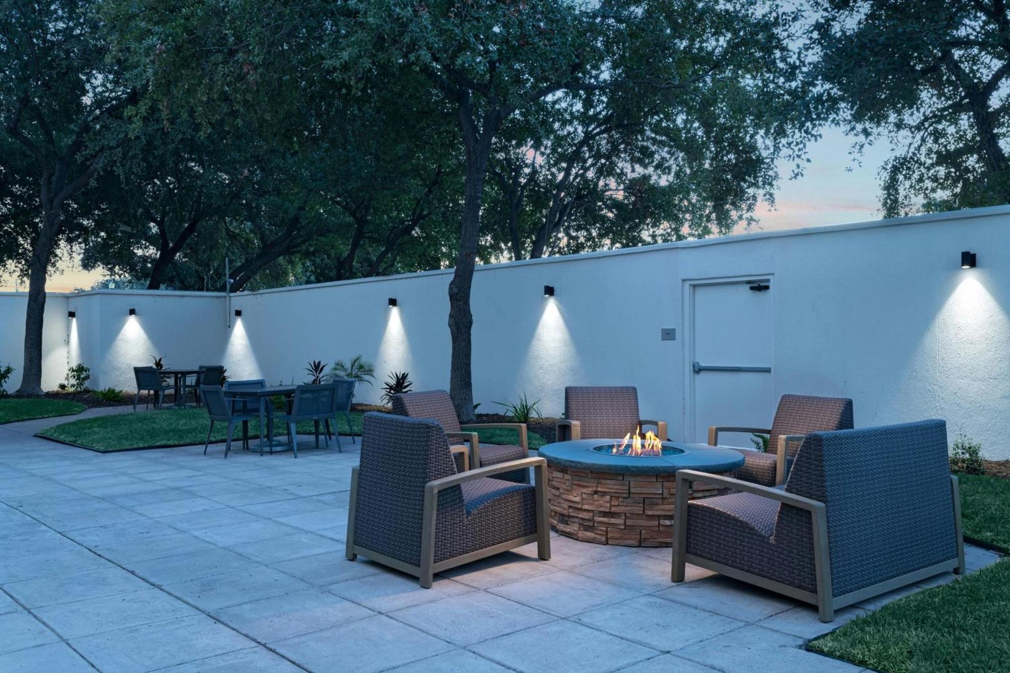 Courtyard Laredo Otel Dış mekan fotoğraf