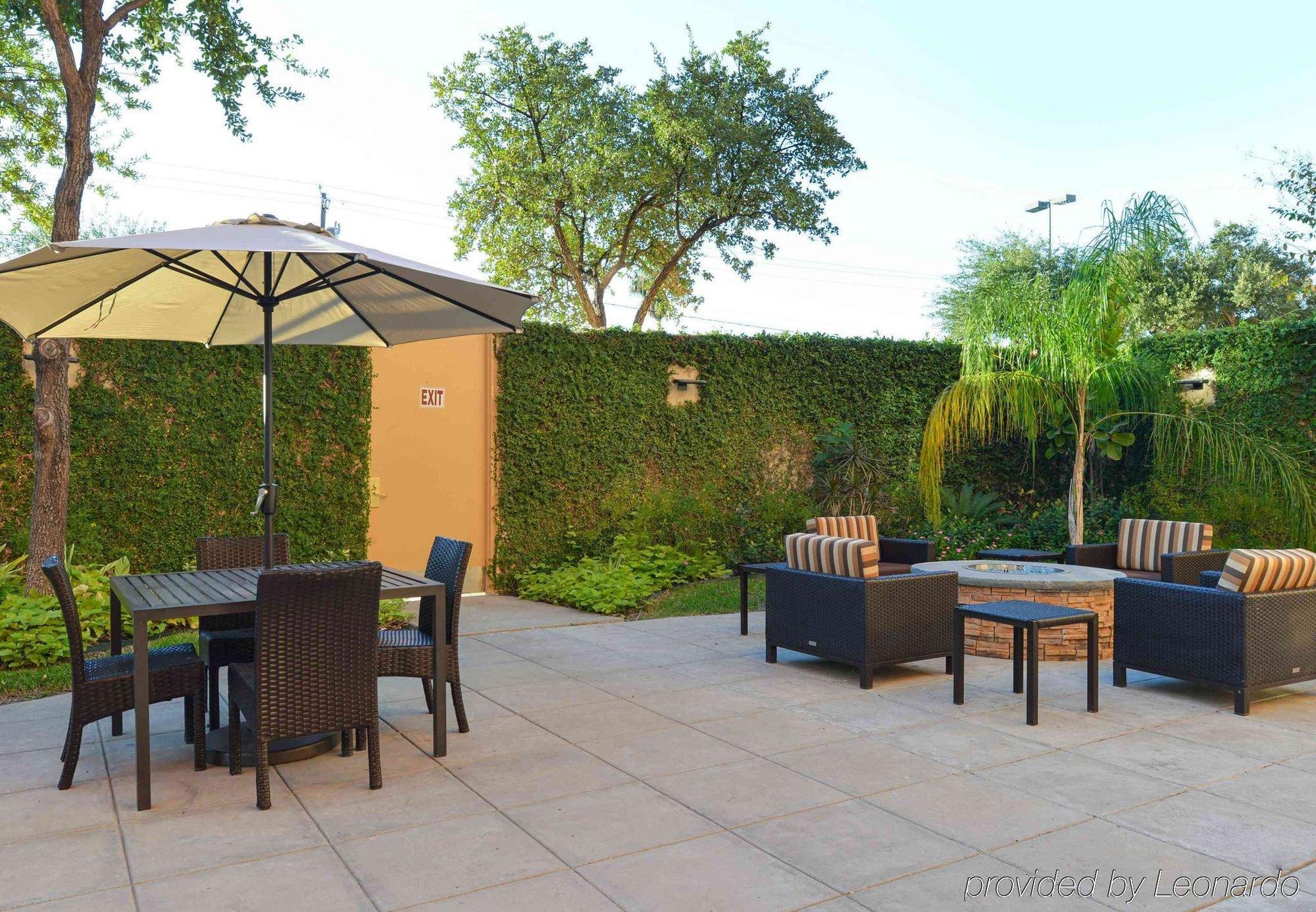 Courtyard Laredo Otel Dış mekan fotoğraf