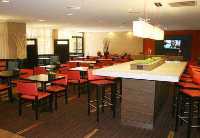 Courtyard Laredo Otel Restoran fotoğraf